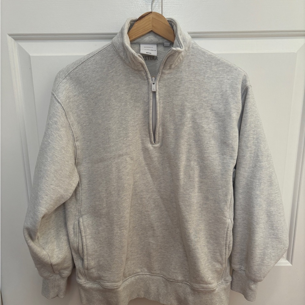 Aritzia sweatfleece Women’s Light Gray Zip-Up Sweater
